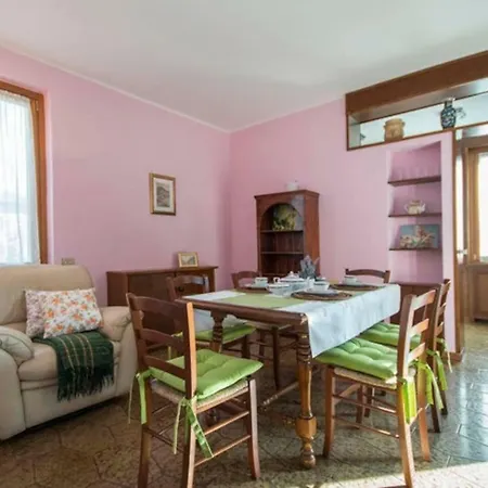Apartment Casa Di Tati, Picturesque View Over The Lake Moltrasio